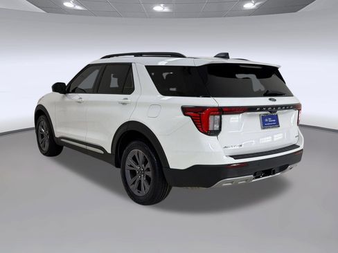 Certified 2025 Ford Explorer Active w/ Active Comfort Package AWD/4WD image 3
