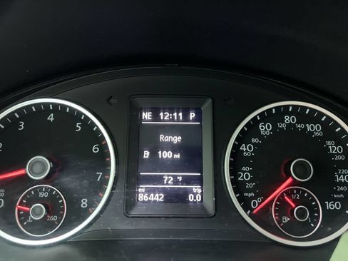 Used 2017 Volkswagen Tiguan Wolfsburg Edition AWD/4WD image 16