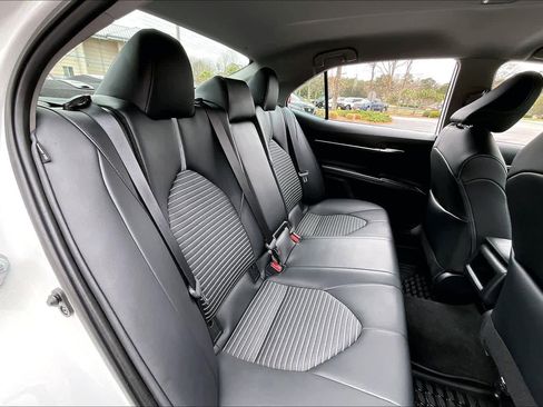 Used 2023 Toyota Camry SE image 20