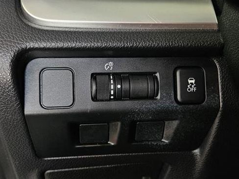 Used 2015 Subaru Crosstrek 2.0i Limited image 14