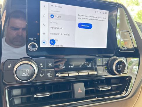 Used 2024 Toyota Highlander XLE image 38