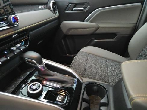 Certified 2024 Chevrolet Colorado ZR2 w/ Safety Package image 21