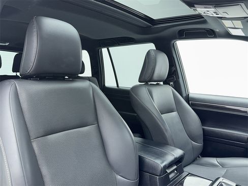 Used 2023 Lexus GX 460 Premium w/ Accessory Package image 44