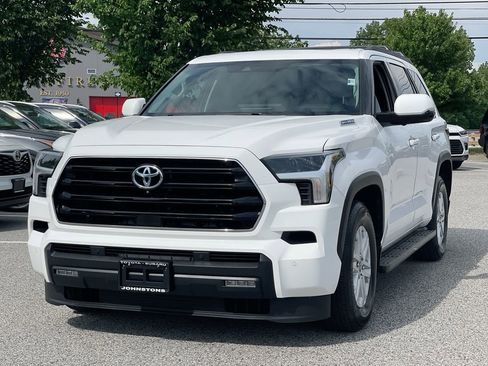 Certified 2023 Toyota Sequoia SR5 w/ SR5 Premium Package AWD/4WD image 2