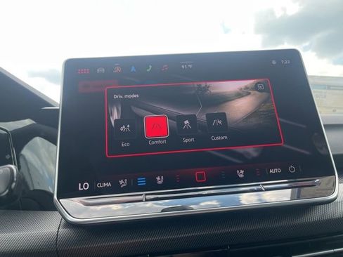 New 2025 Volkswagen GTI SE image 17