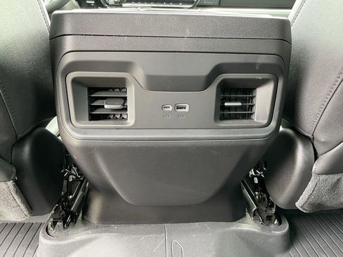 Used 2025 Chevrolet Silverado 1500 LT image 41