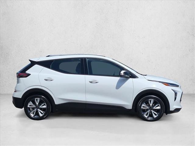 Certified 2023 Chevrolet Bolt EUV LT w/ Convenience Package FWD image 9