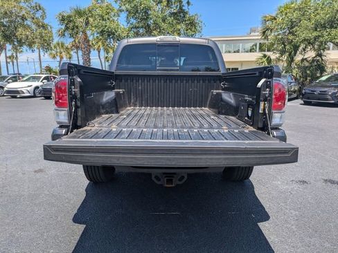 Used 2022 Toyota Tacoma TRD Sport w/ Technology Package AWD/4WD image 13