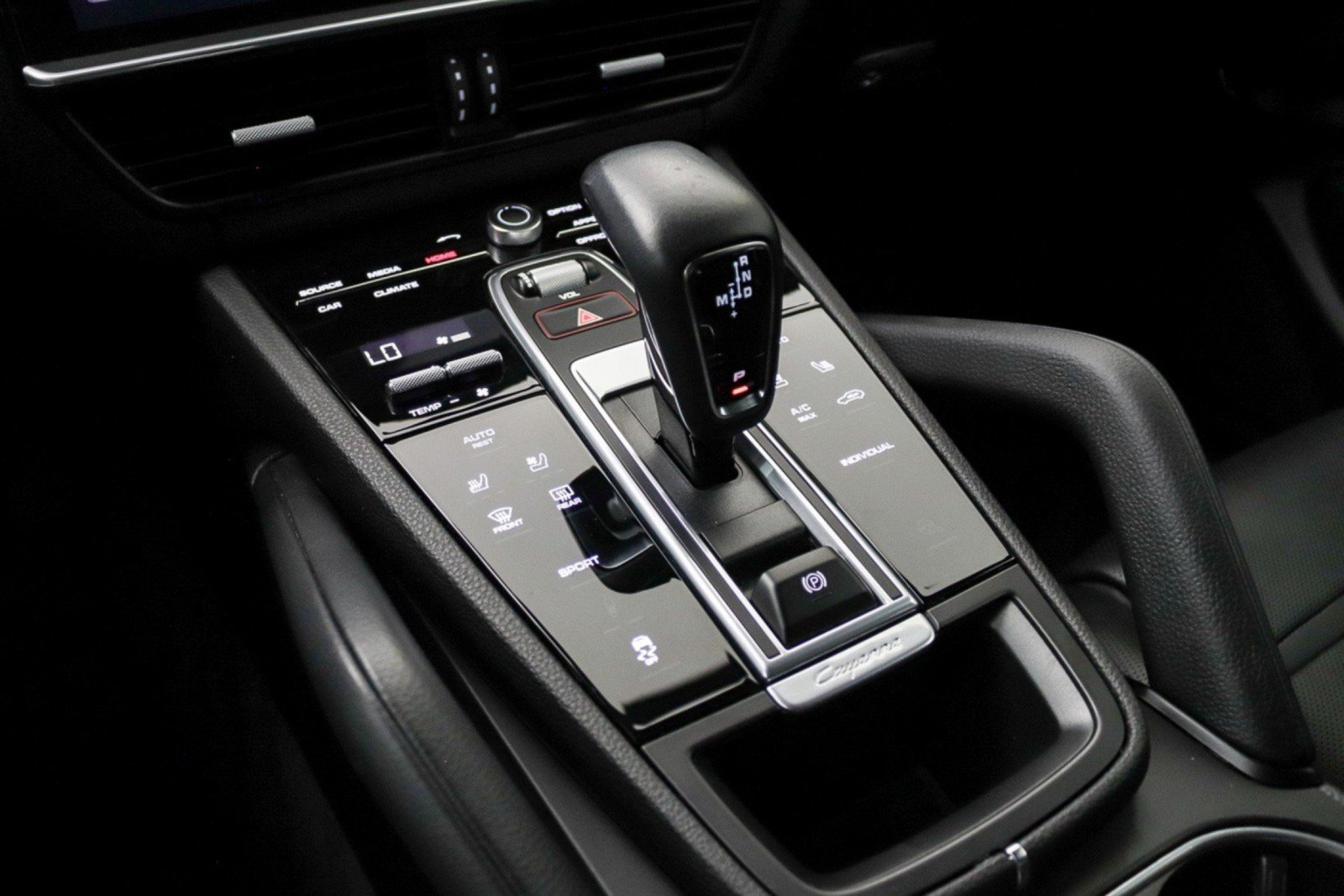 Used 2022 Porsche Cayenne Platinum Edition AWD/4WD image 33