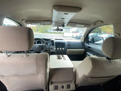 Used 2011 Toyota Tundra 4x4 CrewMax image 23