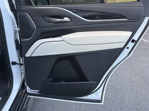 Certified 2022 Cadillac Escalade Sport image 16