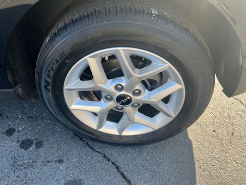 Used 2025 Kia Soul LX w/ LX Technology Package image 24