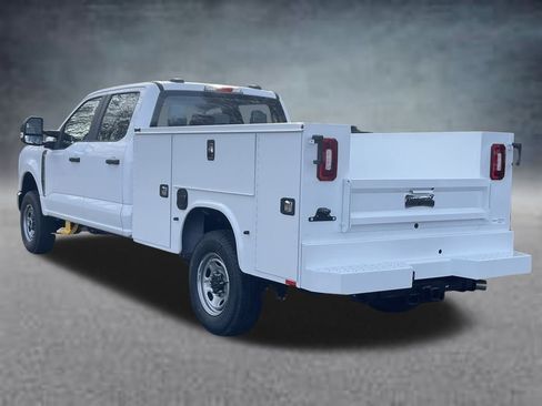 New 2026 Ford F250 XL w/ XL Chrome Package image 20