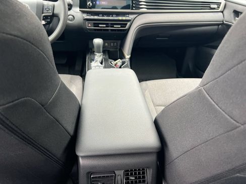 Used 2025 Toyota Camry LE FWD image 18