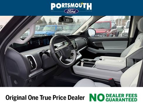 New 2025 Ford Expedition Max Platinum w/ Platinum Ultimate Package image 3