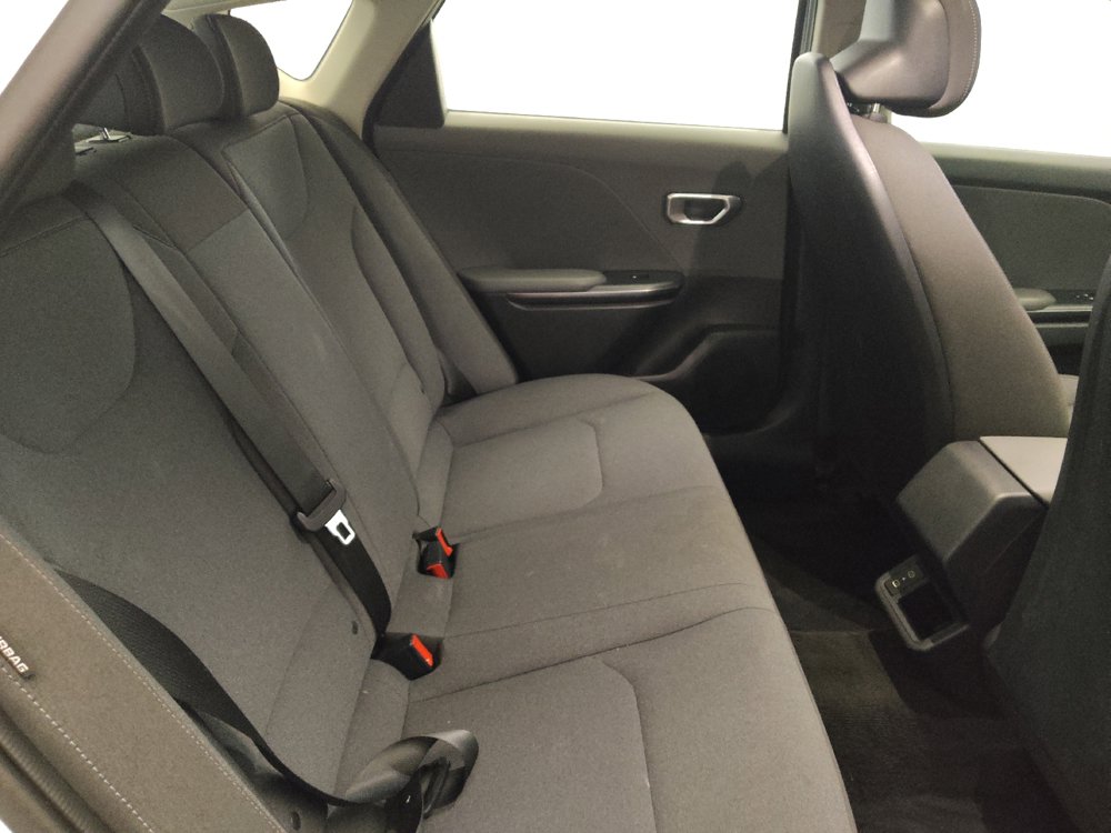 Used 2025 Kia K4 FWD image 19