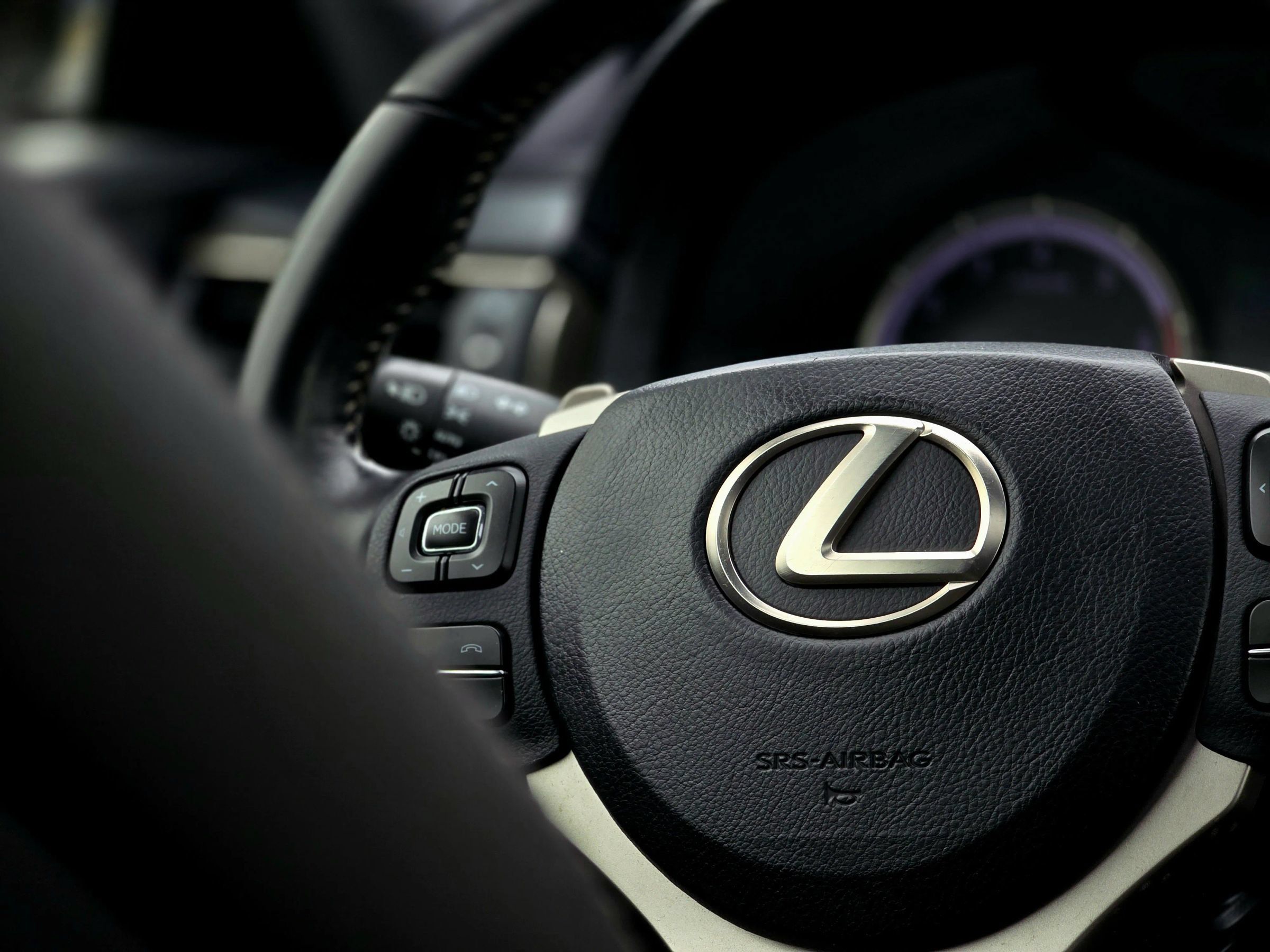 Used 2016 Lexus RC 200t RWD image 13