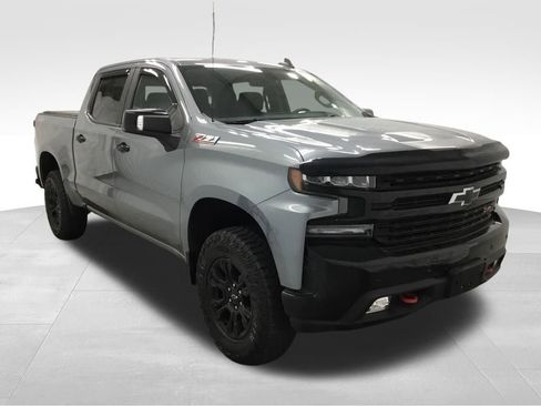 Used 2020 Chevrolet Silverado 1500 LT Trail Boss image 3