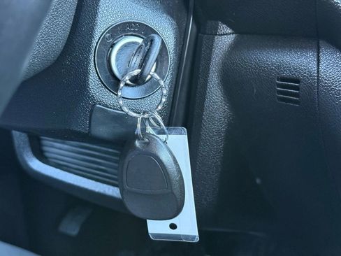 Used 2016 GMC Acadia SLE AWD/4WD image 30