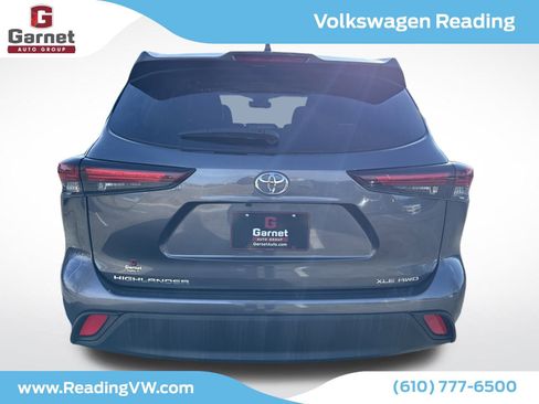 Used 2024 Toyota Highlander XLE image 4
