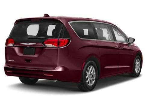 Used 2018 Chrysler Pacifica L FWD image 2