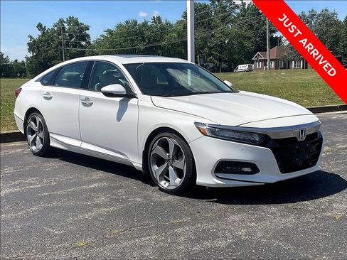 Used 2018 Honda Accord Touring image 1