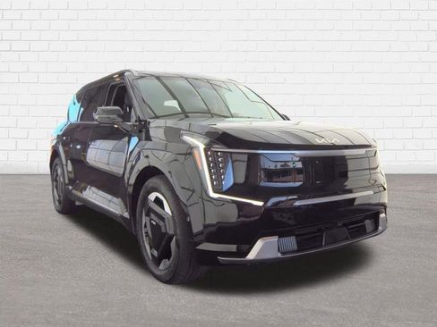 Used 2024 Kia EV9 Land image 1