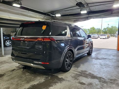 Used 2024 Kia Carnival SX Prestige FWD image 2
