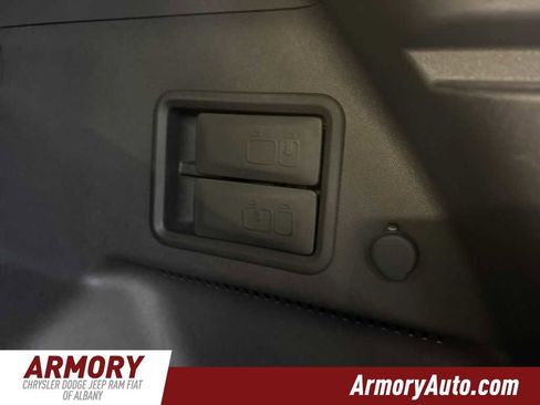 Used 2024 Chevrolet Equinox LT image 30