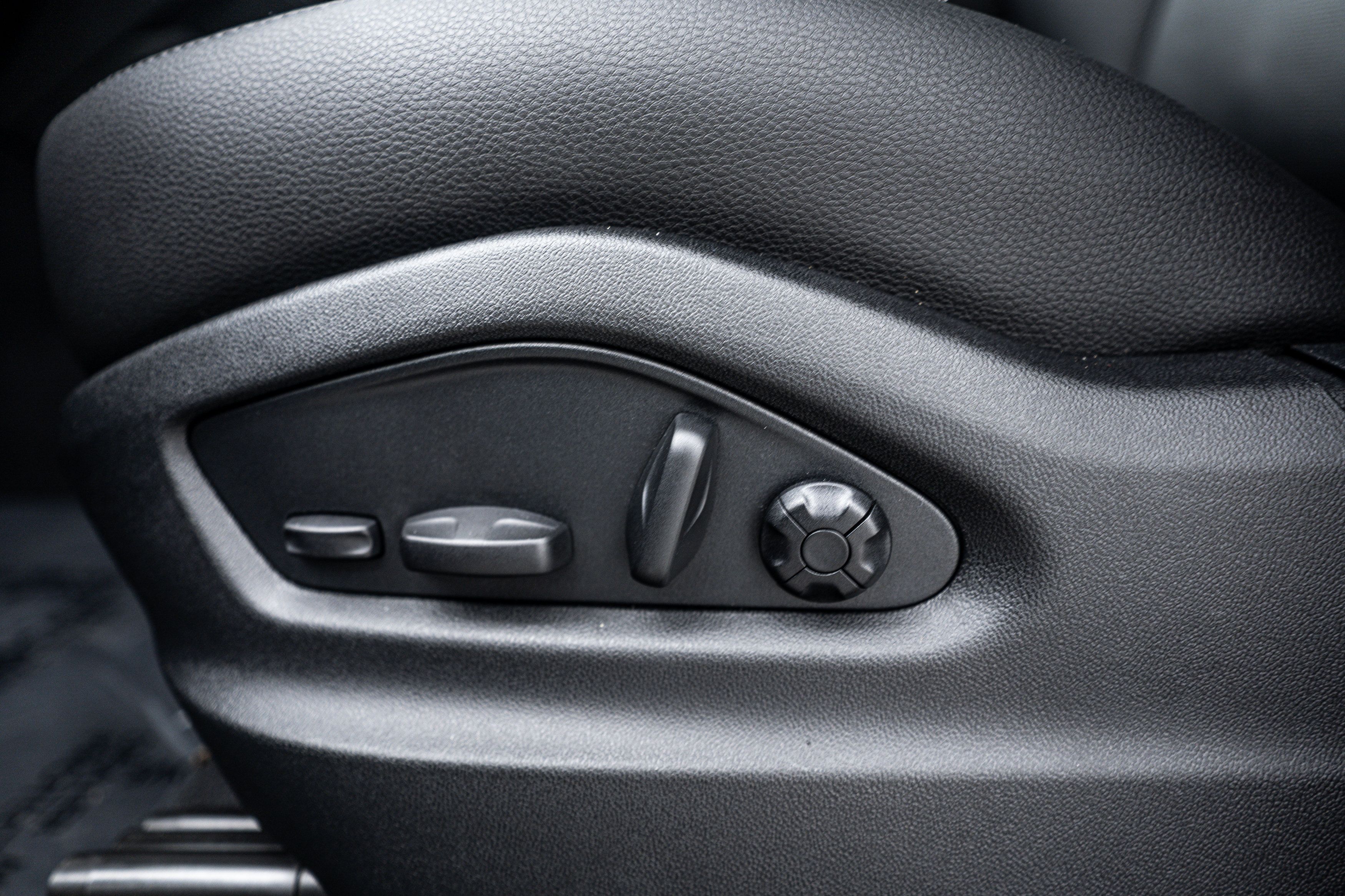 Certified 2026 Porsche Cayenne AWD/4WD image 19