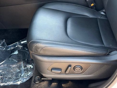 Used 2025 Kia Sportage EX FWD image 19