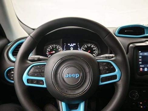 Used 2019 Jeep Renegade Latitude FWD image 13