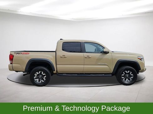 Used 2016 Toyota Tacoma TRD Off-Road w/ Premium & Technology Package AWD/4WD image 8
