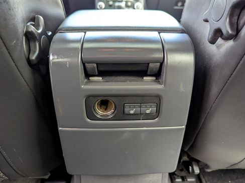 Used 2010 Volvo XC70 3.2 image 39