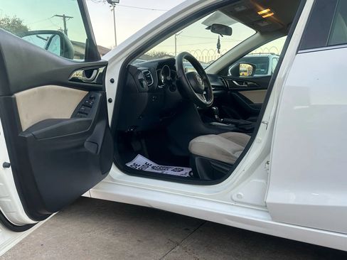 Used 2014 MAZDA MAZDA3 i Touring image 10