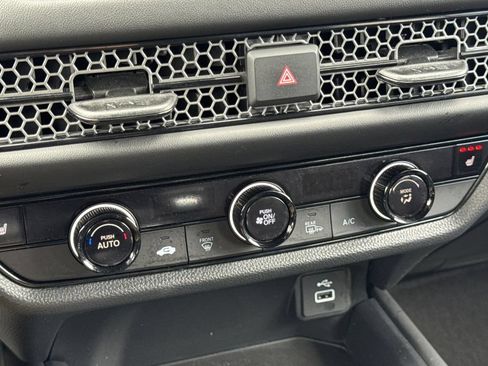Certified 2025 Honda HR-V Sport image 24