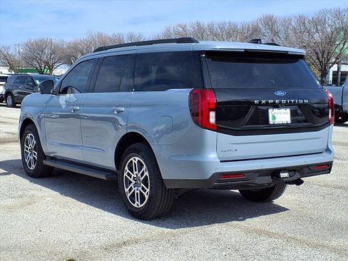 New 2026 Ford Expedition Active image 6