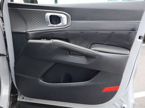 Certified 2023 Kia Sorento SX image 27