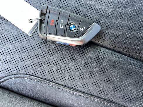 Used 2024 BMW X3 sDrive30i w/ M Sport Package RWD image 36