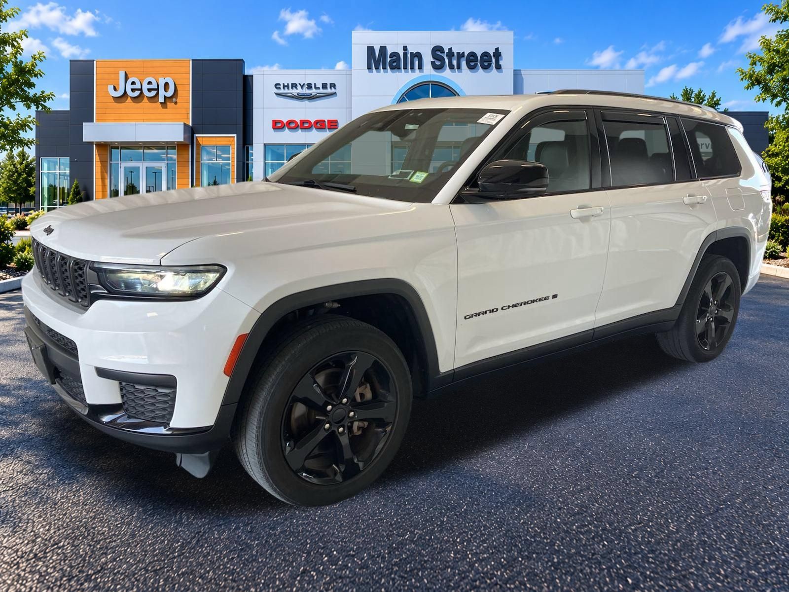 Used 2023 Jeep Grand Cherokee L Laredo AWD/4WD image 2