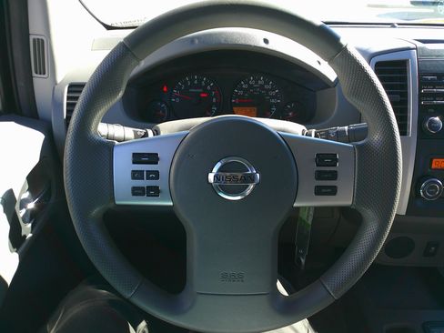 Used 2013 Nissan Frontier SV w/ SV Value Truck Pkg image 17