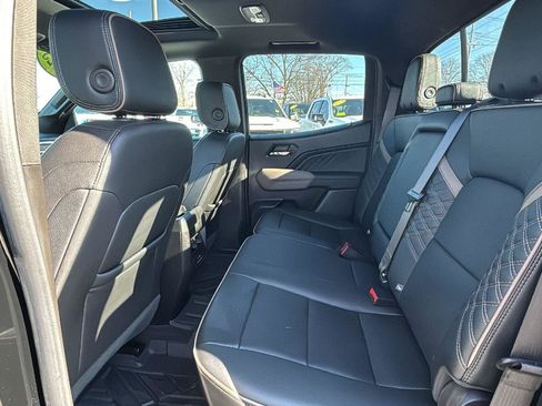 Used 2023 GMC Canyon Denali image 29