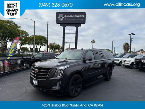 Used 2017 Cadillac Escalade ESV Luxury RWD image 1