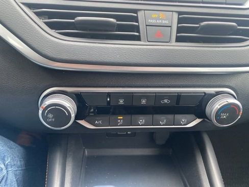 Used 2022 Nissan Altima 2.5 SR image 23