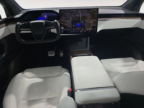 Used 2022 Tesla Model X image 5