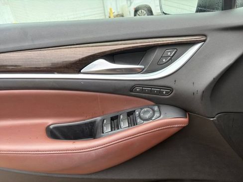 Used 2021 Buick Enclave Avenir w/ Avenir Technology Package FWD image 4