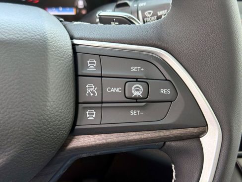 New 2026 Jeep Grand Cherokee Limited AWD/4WD image 16
