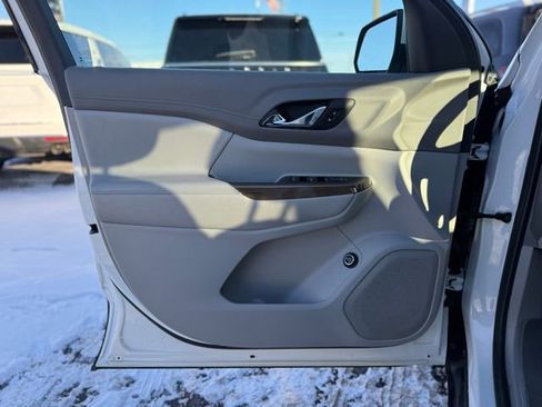 Used 2019 GMC Acadia SLE w/ LPO, Floor Liner Package image 12