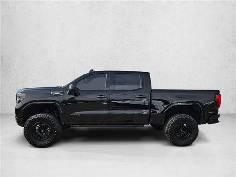 Used 2023 GMC Sierra 1500 AT4 w/ Technology Package AWD/4WD image 9