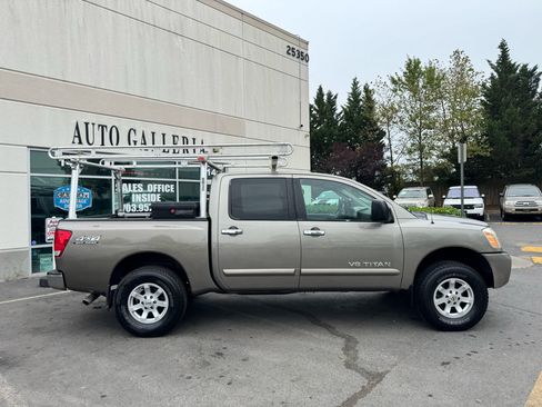 Used 2006 Nissan Titan SE image 3